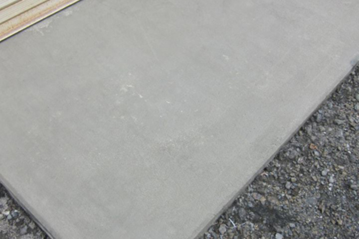 経年劣化したコンクリートを特殊工法で再生